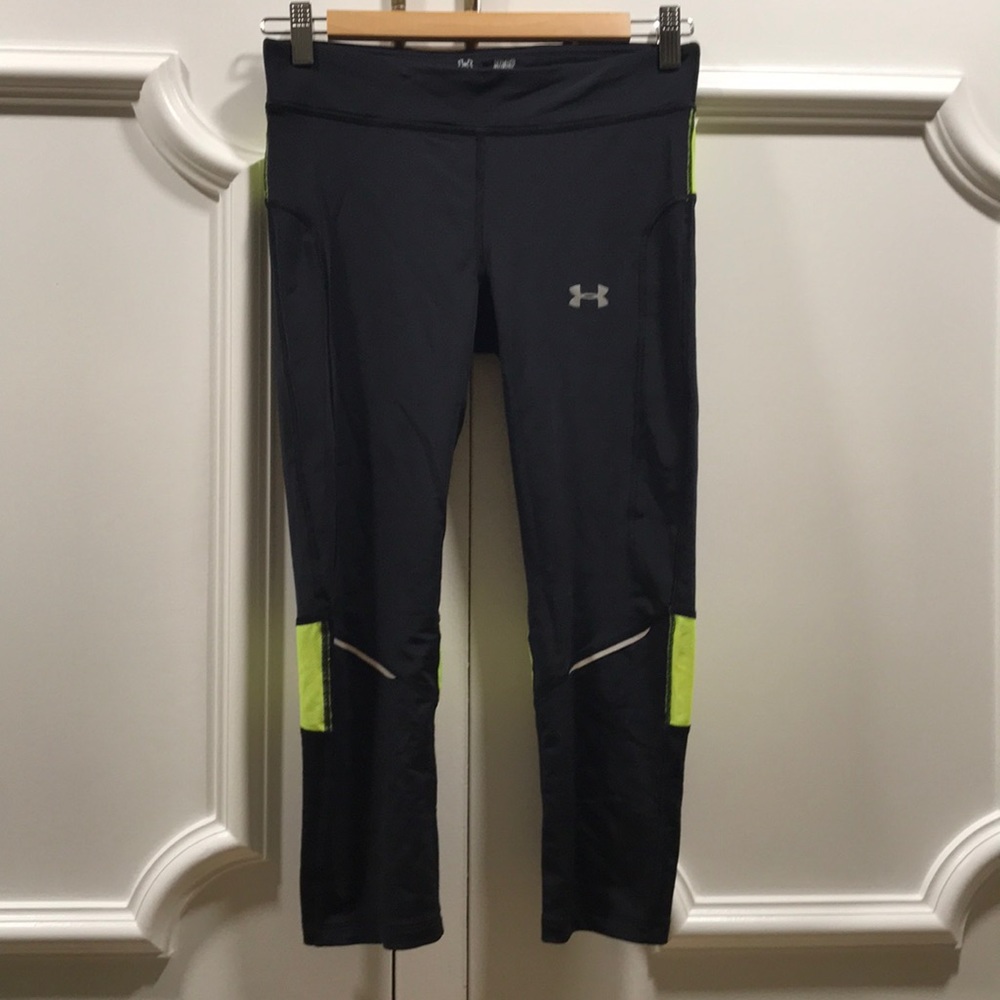 Under Armor Compression Cropped Leggings